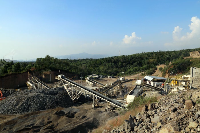 时产300吨安山岩制砂生产线